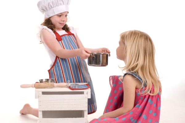 Preschoolers and Tweens Play Kitchen
